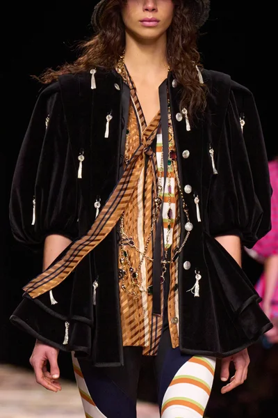 Look 6
